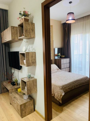 Lech Kachinski Apartment 2